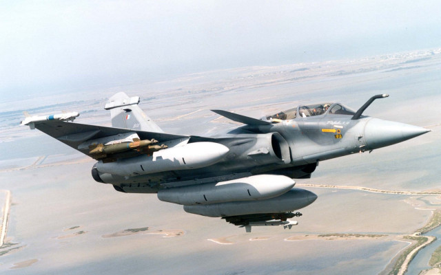 Fighter jet desert landscape sky free wallpaper for desktop - medium preview image