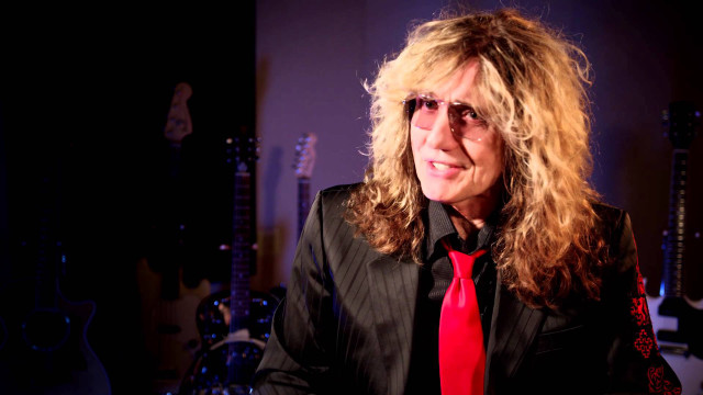 Man long hair red tie free wallpaper for desktop - medium preview image