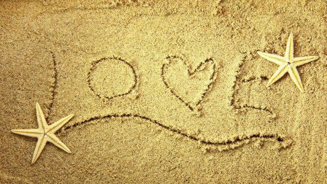 Starfish heart love beach sand free wallpaper for desktop - medium preview image
