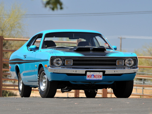 Blue car wooden brown fence free wallpaper for desktop - medium preview image