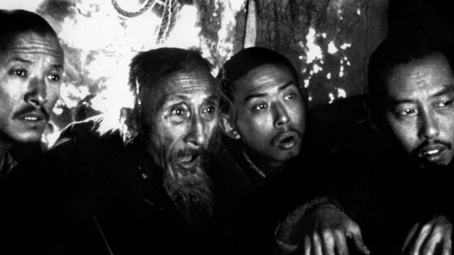 Men standing room graffiti knife free wallpaper for desktop - medium preview image