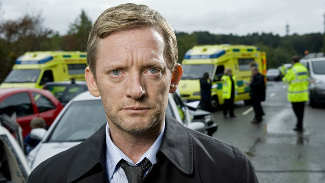 Man suit tie ambulances police free wallpaper for desktop - medium preview image