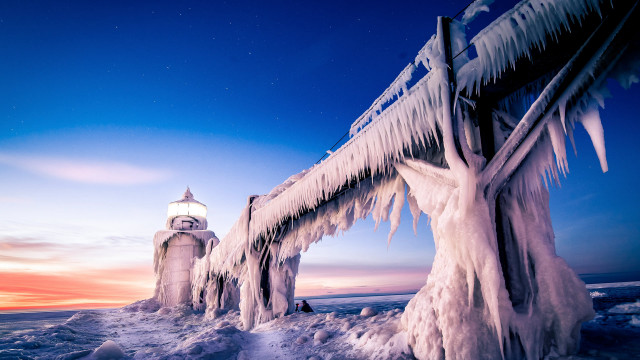 Lighthouse ice icicles sunset dawn free wallpaper for desktop - medium preview image