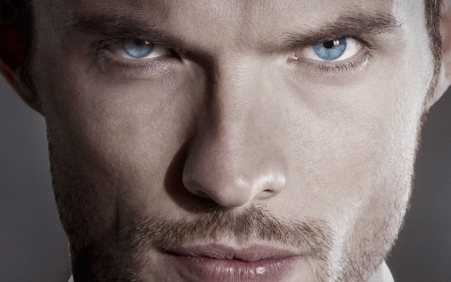 Man blue eyes serious tie free wallpaper for desktop - medium preview image