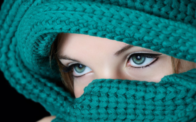Woman blue eyes green scarf free wallpaper for desktop - medium preview image