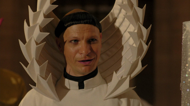 Man white outfit paper crown free wallpaper for desktop - medium preview image