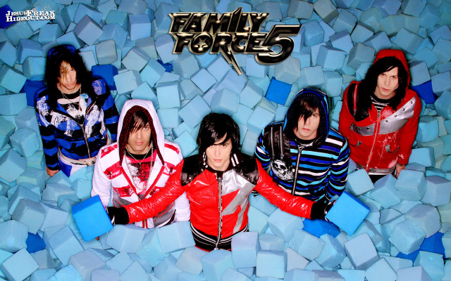 Family forces group sitting blue free wallpaper for desktop - medium preview image