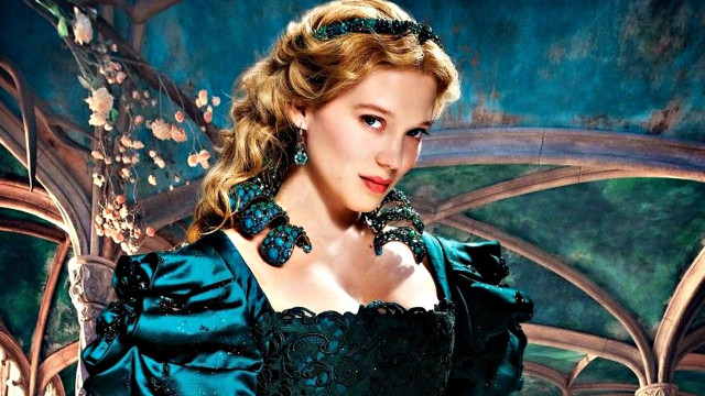 Woman blue dress tiara green free wallpaper for desktop - medium preview image