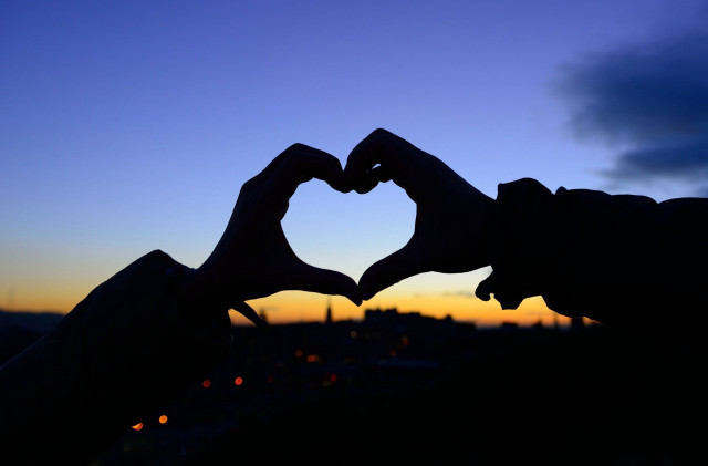 Hands heart sunset city skyline free wallpaper for desktop - medium preview image