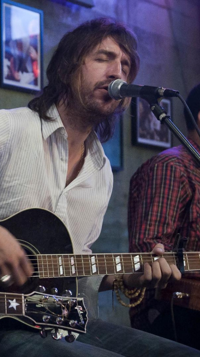 Man playing guitar singing microphone #5 free wallpaper for mobile - medium preview image