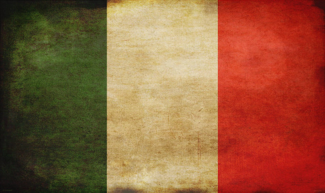 Italy flag grungy effect faded free wallpaper for desktop - medium preview image