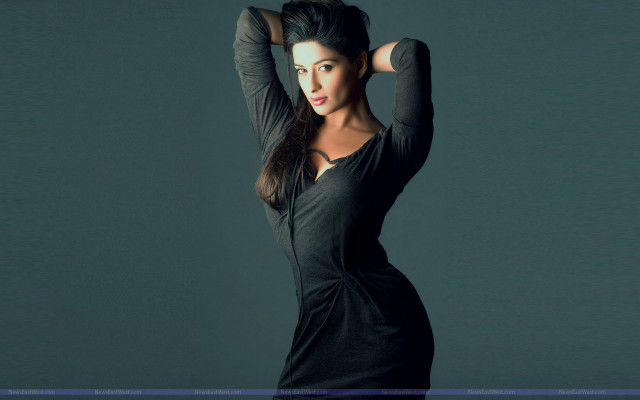 Woman black dress posing hands #6 free wallpaper for desktop - medium preview image