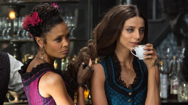 Women coffee bar restaurant friends #2 free wallpaper for desktop - medium preview image