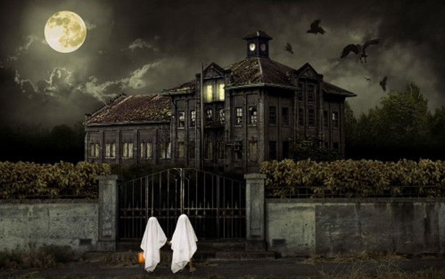 Ghosts creepy house bats full #2 free wallpaper for desktop - medium preview image