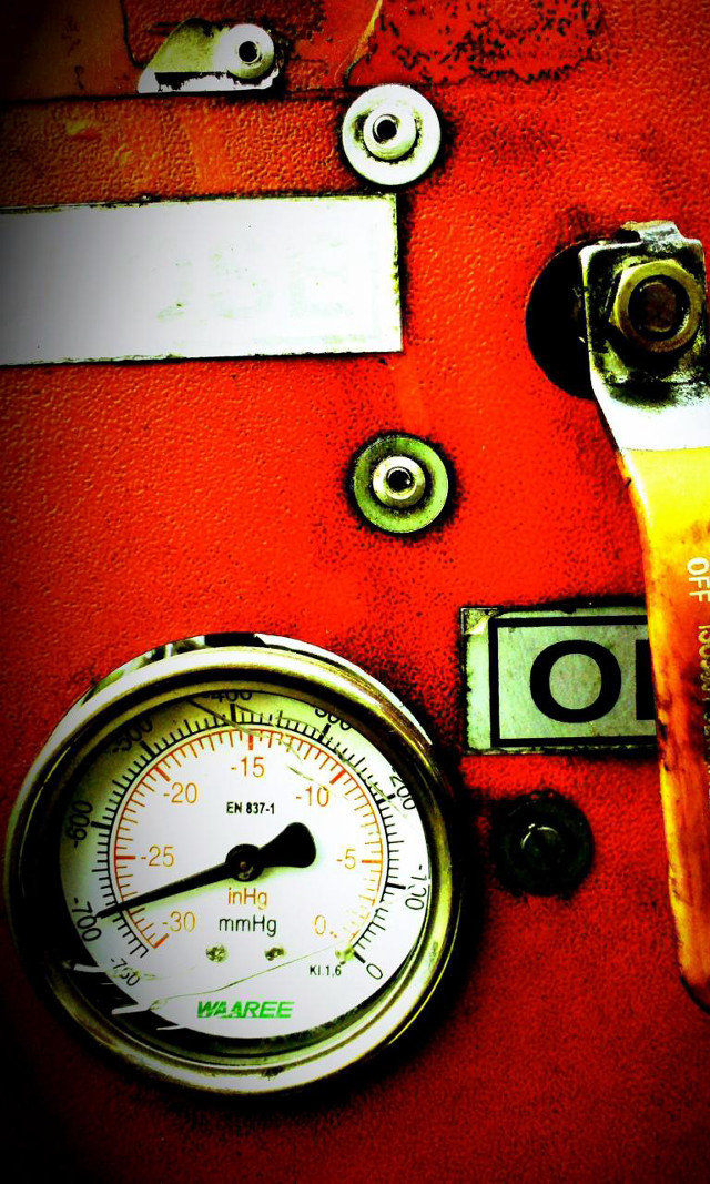 Gauge thermometer red surface white free wallpaper for mobile - medium preview image