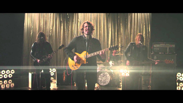 Man playing guitar on stage #4 free wallpaper for desktop - medium preview image