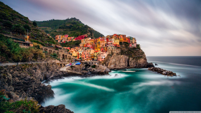 Scenic beach cliff water town free wallpaper for desktop - medium preview image
