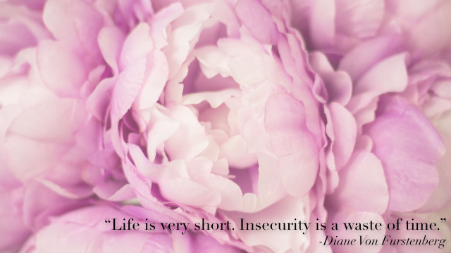 Pink flower quote life short free wallpaper for desktop - medium preview image