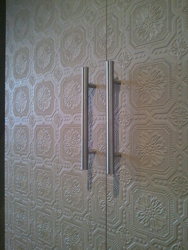 Door handle pattern wall cat free wallpaper for mobile - medium preview image