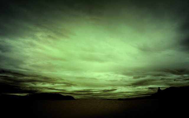 Dark sky green light lone free wallpaper for desktop - medium preview image