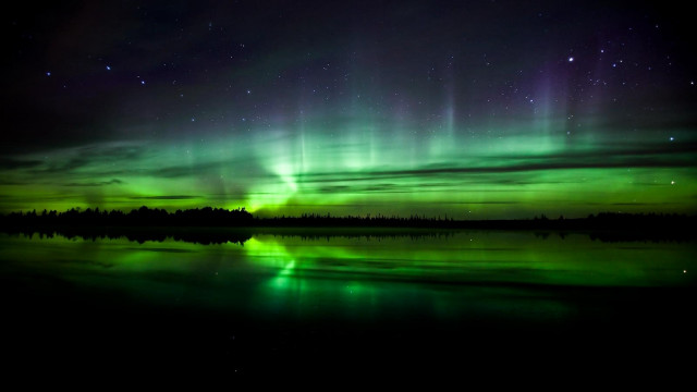 Green purple aurora borealis lake #4 free wallpaper for desktop - medium preview image