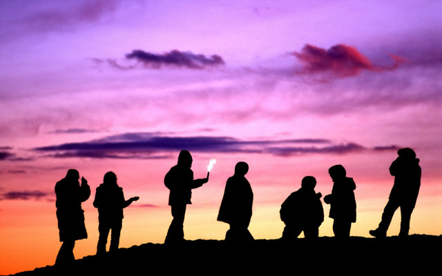 Group people hill sunset cellphone free wallpaper for desktop - medium preview image