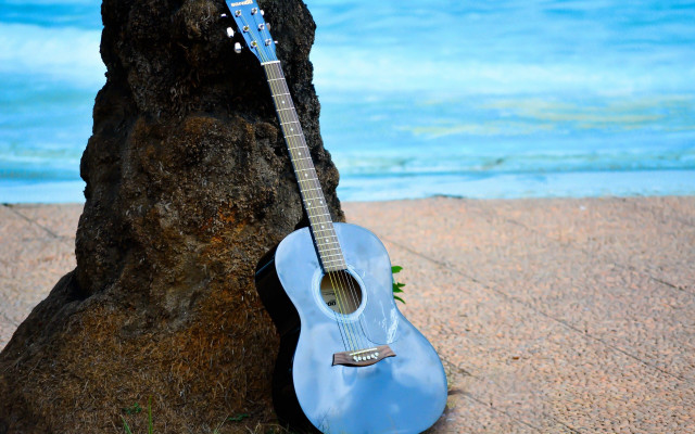 Blue guitar rock water edge free wallpaper for desktop - medium preview image