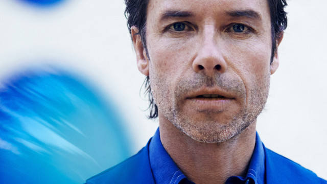 Man blue shirt blue tie free wallpaper for desktop - medium preview image