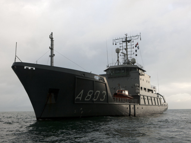 Large boat floating water next #2 free wallpaper for desktop - medium preview image