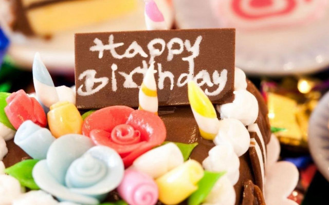 Birthday cake happy sign flowers free wallpaper for desktop - medium preview image