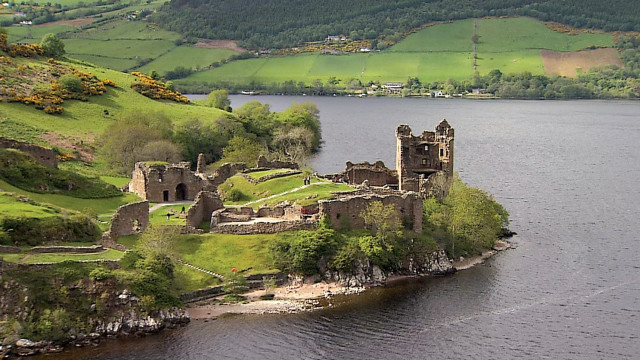 Castle island lake boat green free wallpaper for desktop - medium preview image