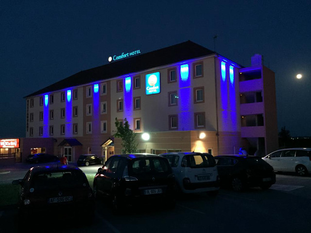 Cyberpunk night hotel blue light free wallpaper for desktop - medium preview image