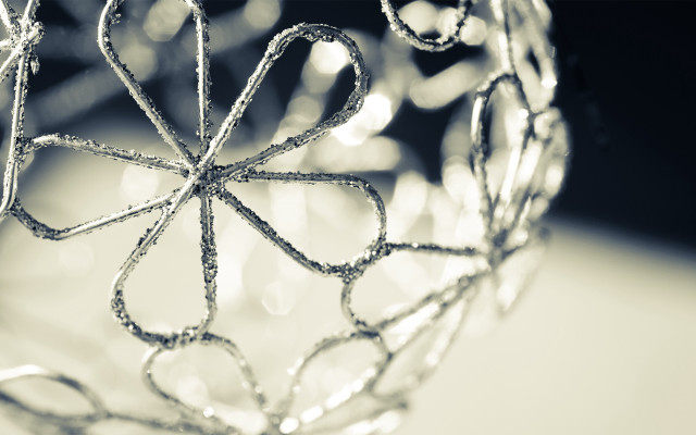 Metal flower design beads hanging free wallpaper for desktop - medium preview image