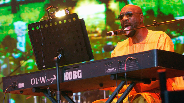 Man keyboard stage microphone large free wallpaper for desktop - medium preview image