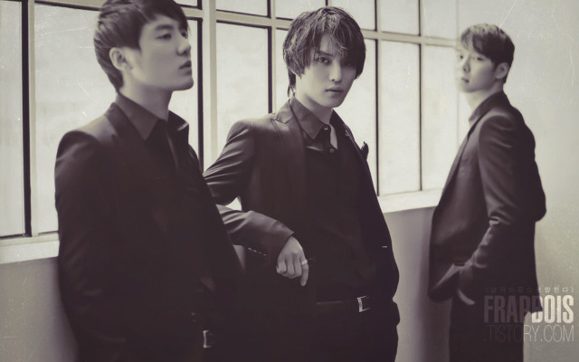 Young men group window wall free wallpaper for desktop - medium preview image