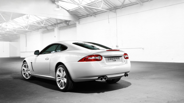 White car garage dahlov ipcar free wallpaper for desktop - medium preview image