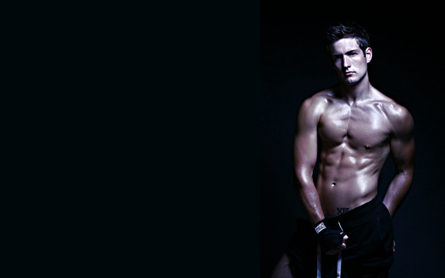 Man shirt tennis racket ball free wallpaper for desktop - medium preview image