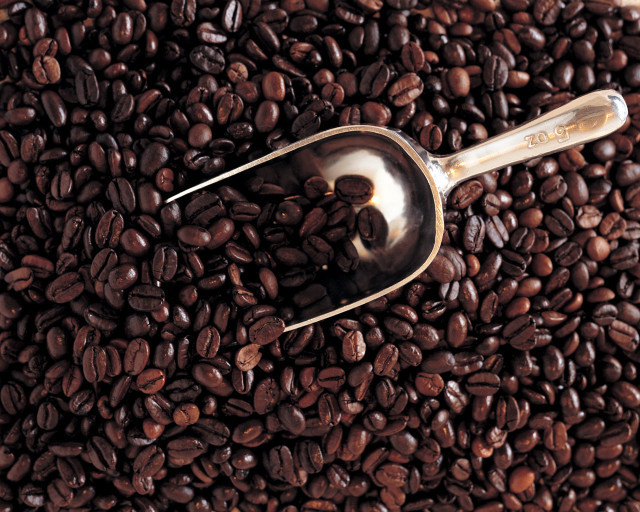 Spoon coffee beans spoon middle free wallpaper for desktop - medium preview image
