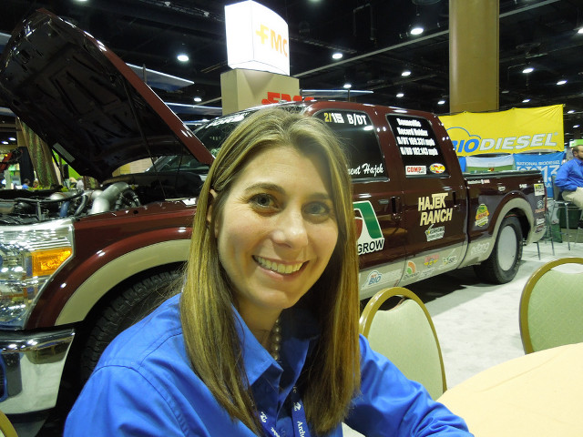 Woman sitting table truck hood free wallpaper for desktop - medium preview image