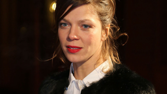 Woman red lipstick black fur free wallpaper for desktop - medium preview image