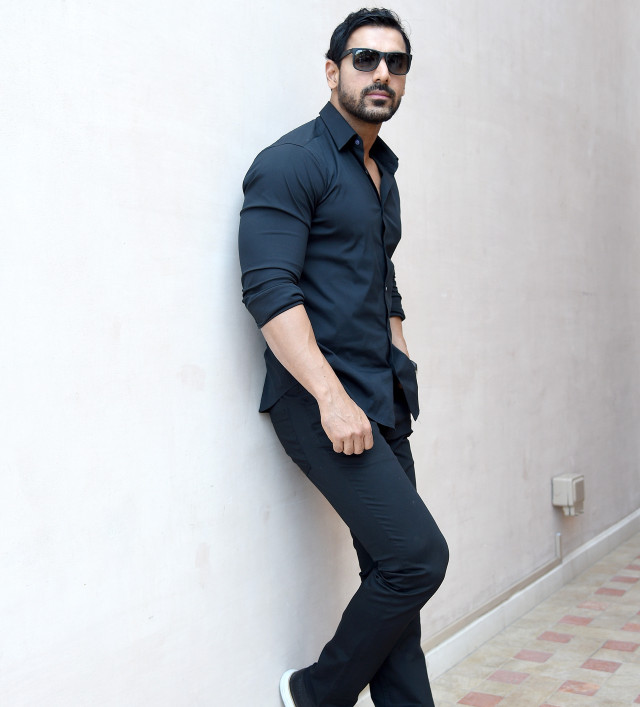 Man sunglasses black shirt white free wallpaper for tablet - medium preview image