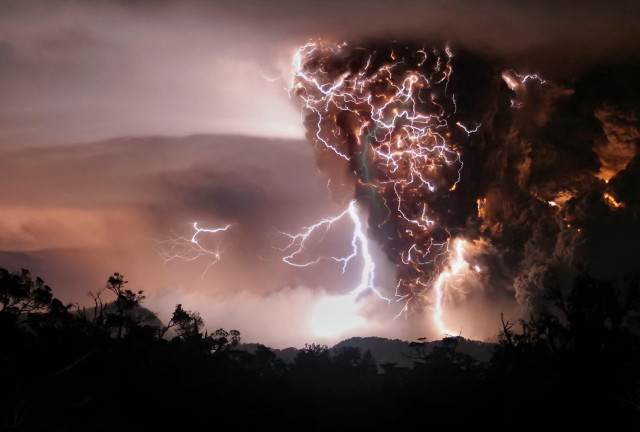 Lightning cloud sky trees hill free wallpaper for desktop - medium preview image