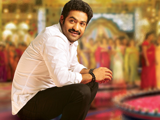 Man stool stage people white free wallpaper for desktop - medium preview image