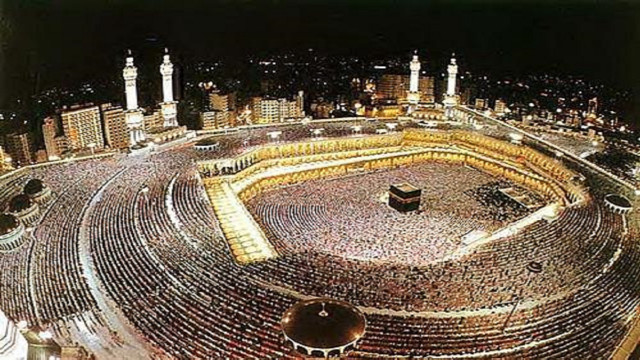 Crowd building night lights people free wallpaper for desktop - medium preview image