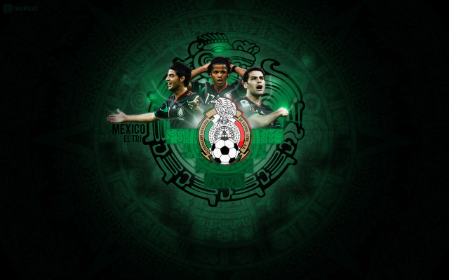 Soccer players green background soccer free wallpaper for desktop - medium preview image