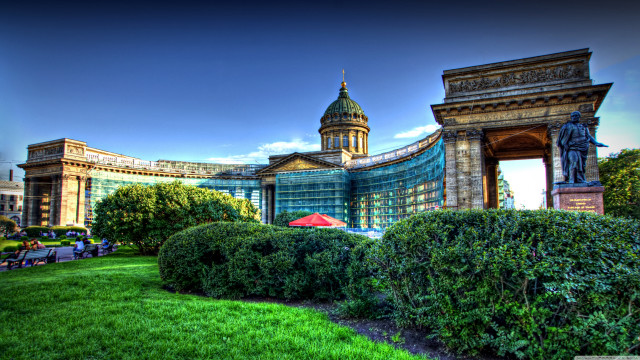 Building dome statue park lawn free wallpaper for desktop - medium preview image