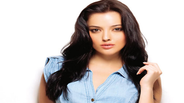 Woman long hair posing hand #22 free wallpaper for desktop - medium preview image