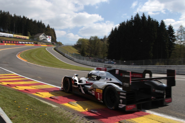 Race car track sky trees free wallpaper for desktop - medium preview image