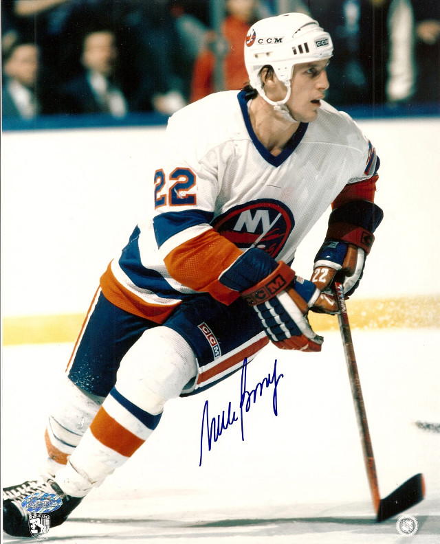 Hockey player jersey number #22 free wallpaper for mobile - medium preview image