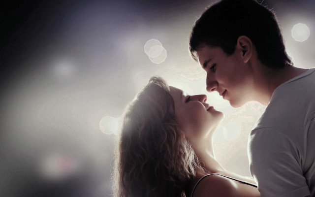 Man woman kissing light background free wallpaper for desktop - medium preview image